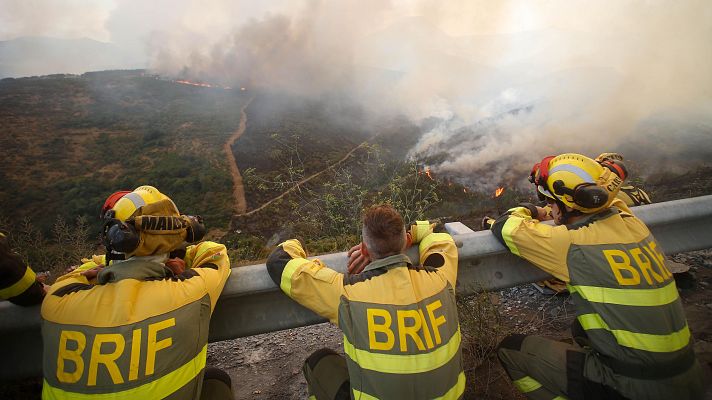 Telediario Fin de Semana - El trabajo de los brigadistas para aplacar los incendios: largas jornadas de hasta 15 horas seguidas