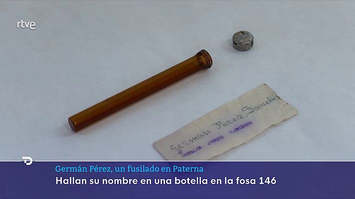 Telediario 2 - Una botella hallada en la fosa 146 de Paterna (Valencia)