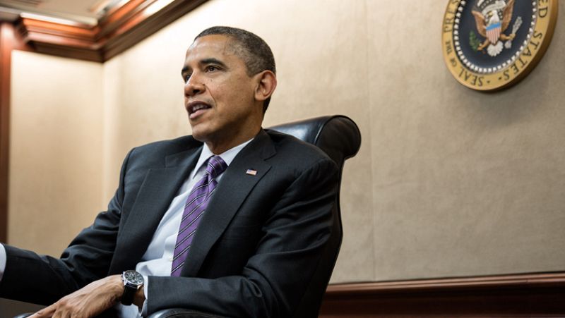 Barack Obama jura su cargo en una ceremonia privada en la Casa Blanca