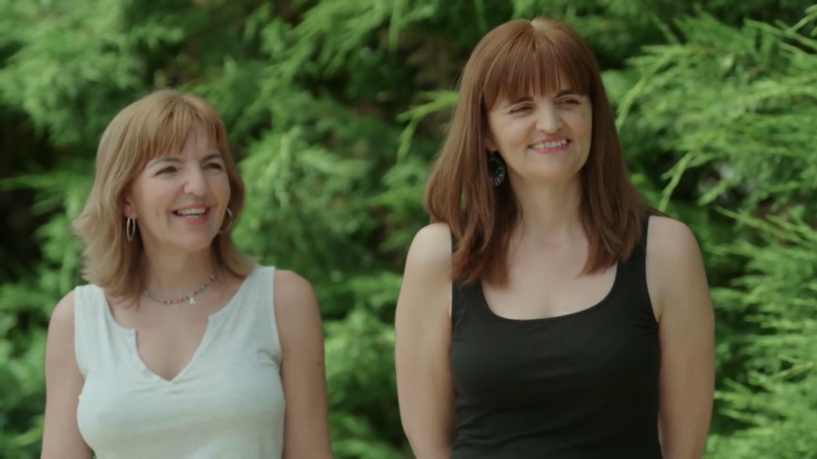 María y Assunta en Dog House: razón y corazón - Dog House | Ver