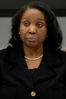 Telediario 1 - La destitución de la gobernadora de la Fed Lisa Cook, la última decisión sin precedentes de Trump