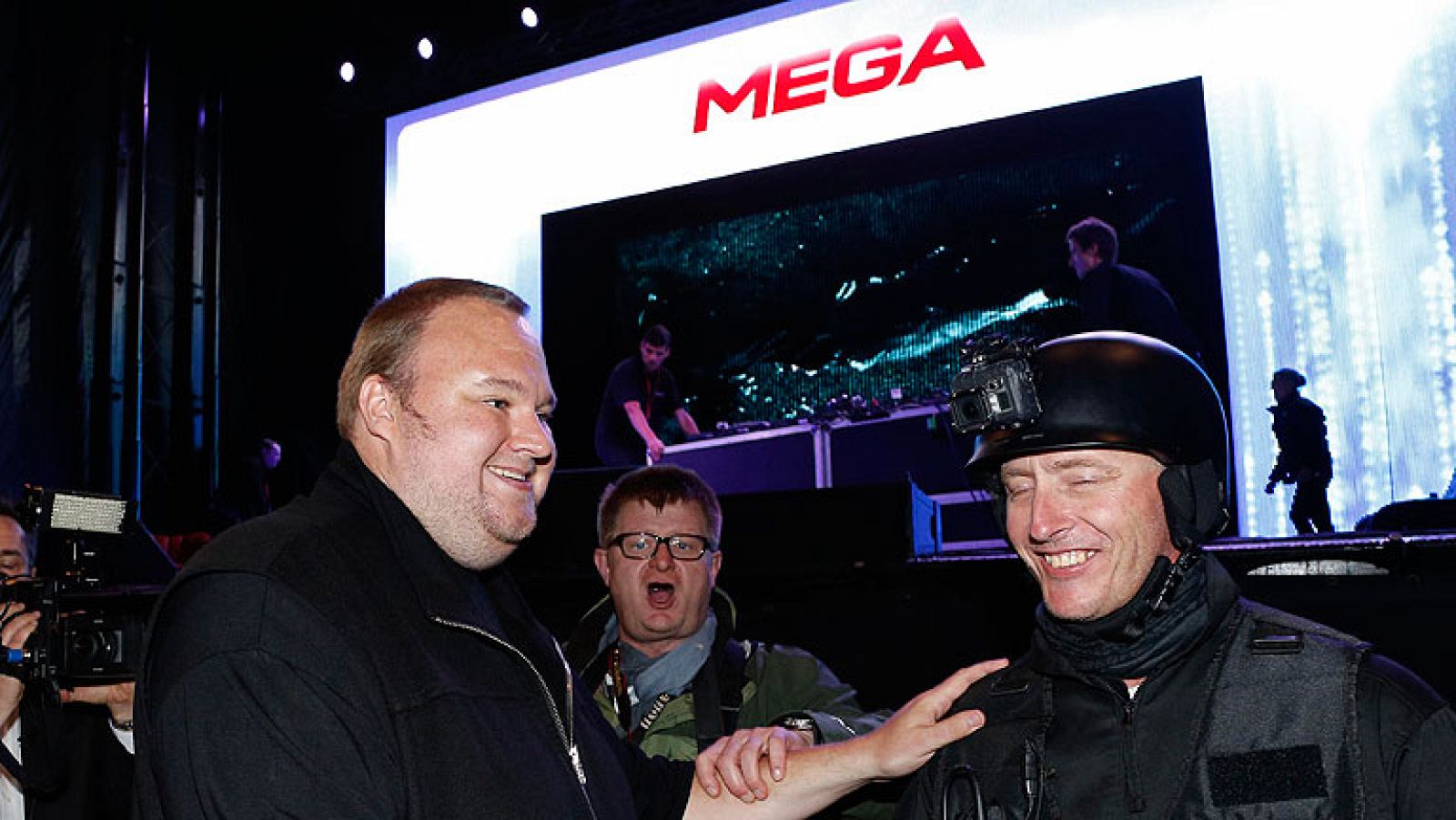 Dotcom lanza su nuevo portal Mega con 50 GB de almacenamiento gratuito - Informativo 24h | Ver