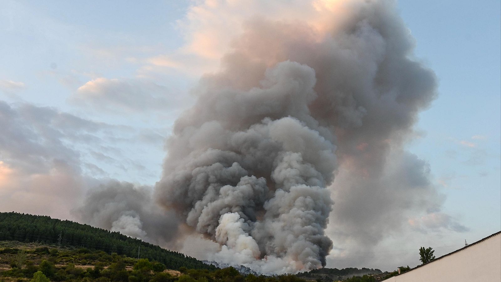 El alcalde de Anllares del Sil en León: “Necesitamos que esta pesadilla se termine ya de una vez” - La hora de La 1 | Ver
