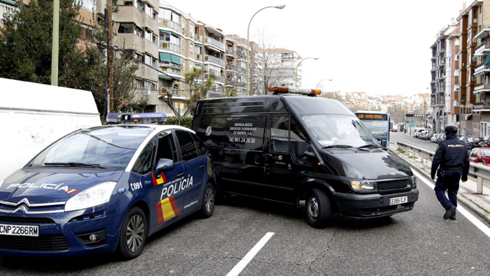 Una mujer muere en Madrid a manos de su pareja | Ver
