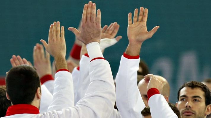 Telediario 1 - La Caja Mágica despidió con honores a los 'Hispanos'