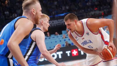 Serbia en modo favorita arrolla a Estonia en su debut en el Eurobasket