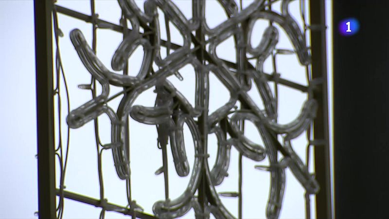 Nadal en ple agost: aparadors d’hivern, dècims i llums a Mataró