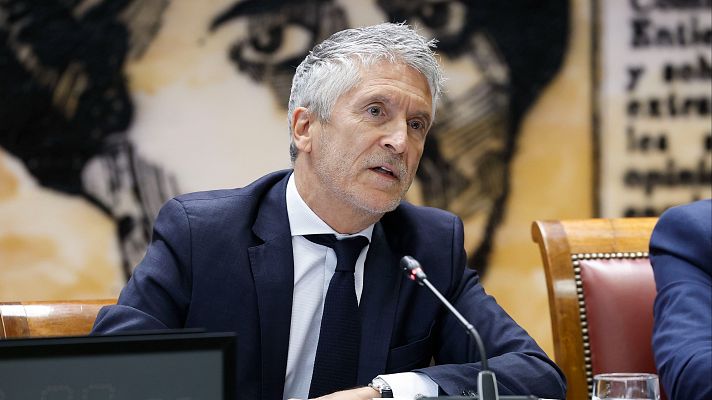 Telediario 1 - Marlaska acusa al PP de "fabricar una versión distorsionada" de los incendios y "enmascarar" sus errores de gestión