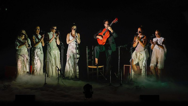 'Flamenco On Fire' cumple 12 años en Pamplona con la guitarra como protagonista - Telediario 2 | Ver