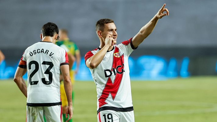 Fútbol - De Frutos anima la fiesta en Vallecas con un golazo