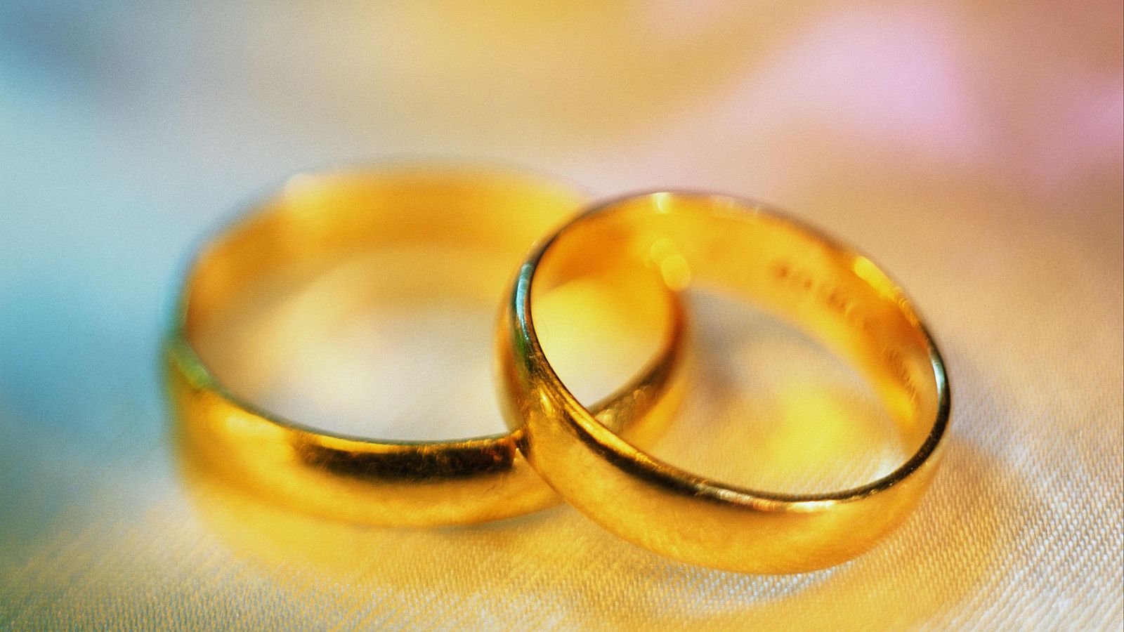 Alianzas de boda a 'precio de oro' | Ver