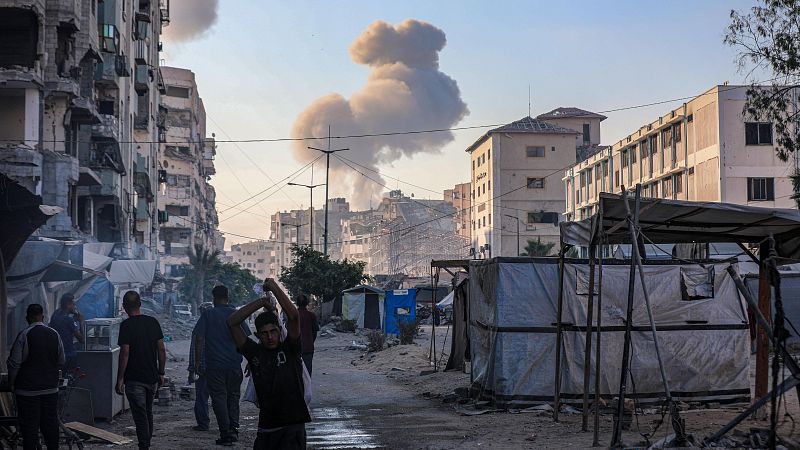 Israel intensifica ofensiva en Gaza y Líbano mientras Hamás confirma la muerte de su jefe militar