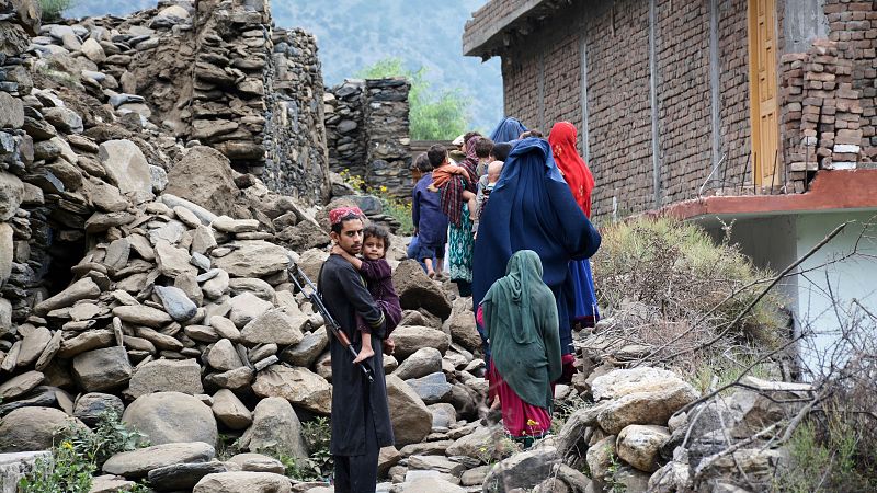 Un potente terremoto deja al menos 800 muertos y miles de heridos en Afganistán