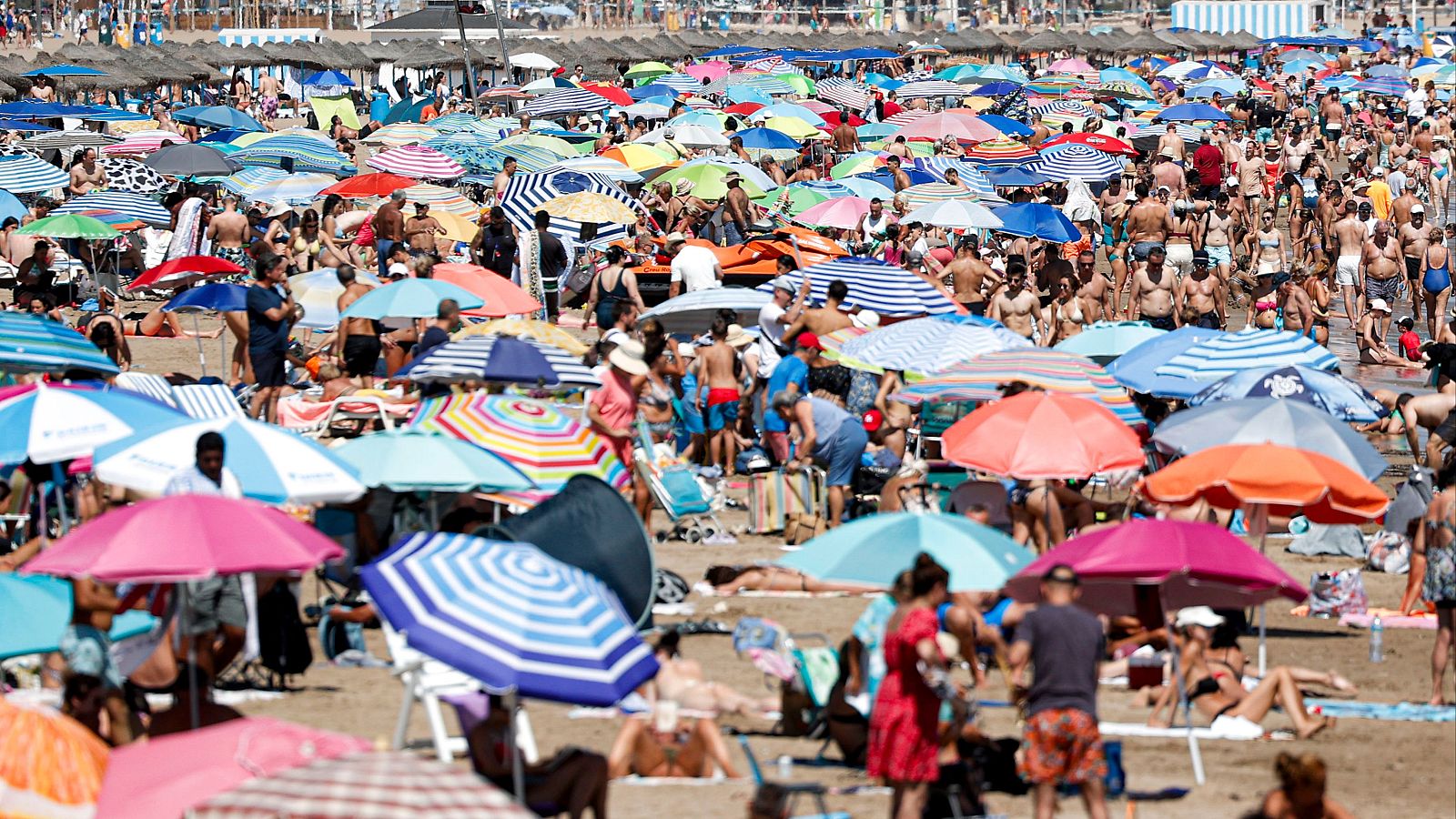 España vuelve a batir récords de turistas extranjeros | Ver