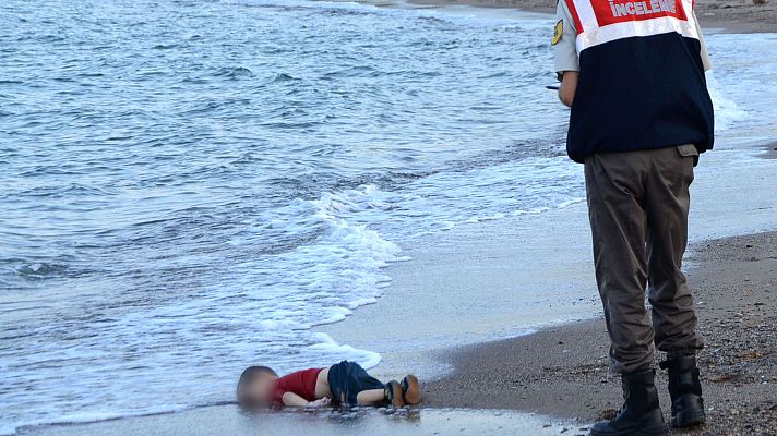 Telediario 1 - Se cumplen 10 años de la muerte del niño sirio Aylan Kurdi