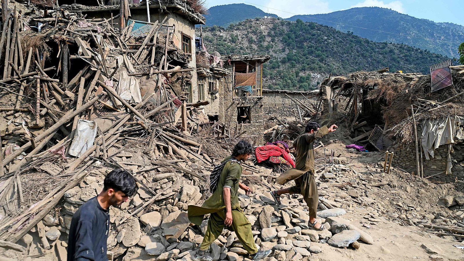 Afganistán: continúa la búsqueda a contrarreloj de supervivientes | Ver