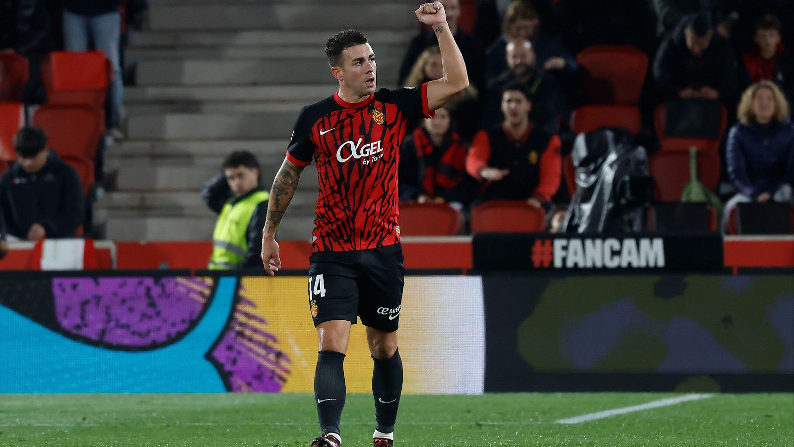 El Mallorca suspende de empleo y sueldo a Dani Rodríguez - Los Deportes de La1 | Ver