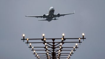 Ryanair suprime sus vuelos de Tenerife Norte y Vigo, entre otros, y Aena estalla contra su "lloriqueo" y "extorsin"