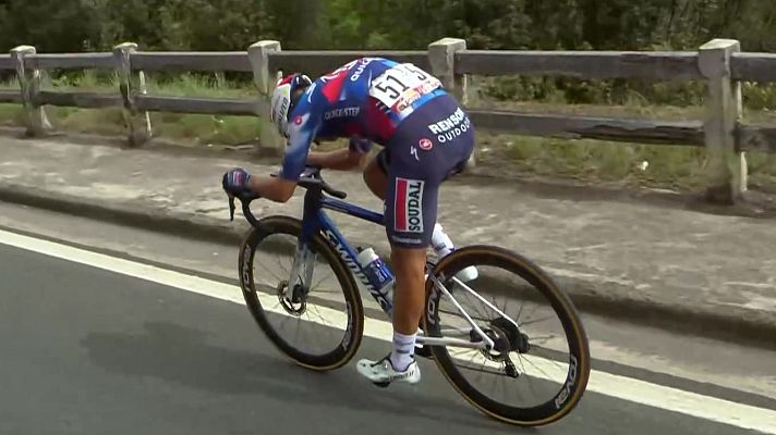 Ciclismo - Mikel Landa no aguanta, cuando era cabeza de carrera, por problemas en la espalda