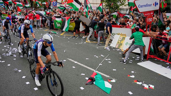 Las protestas contra Israel abortan el final de etapa en la Vuelta - Ciclismo | Ver