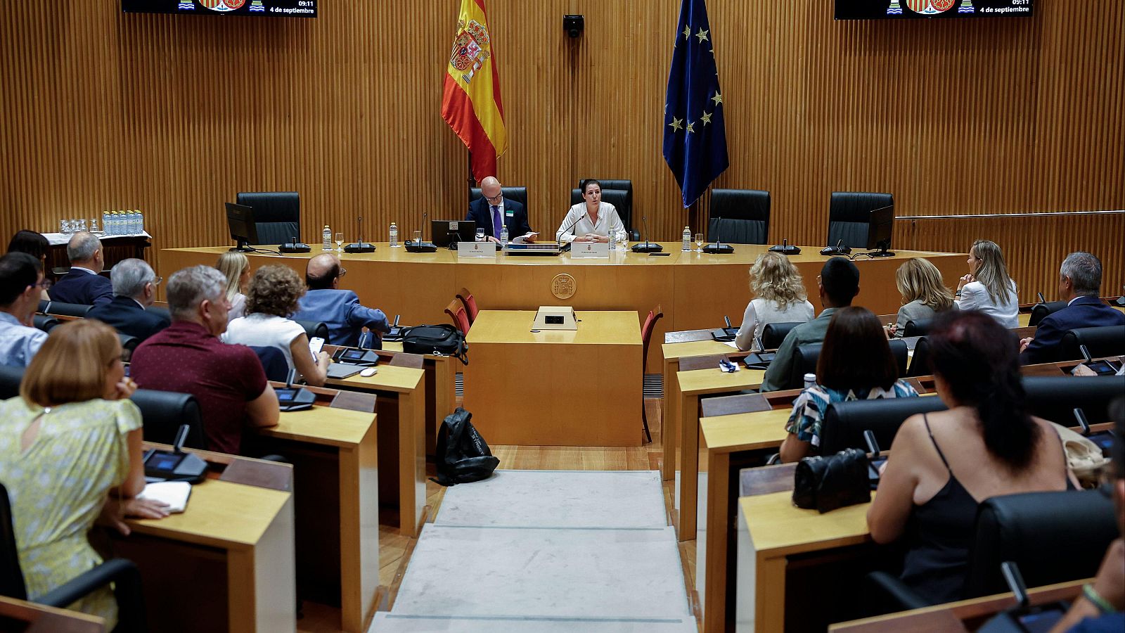 Vox celebra unas jornadas polémicas sobre "ideología de género" - Telediario 1 | Ver