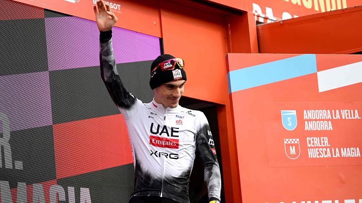 Vuelta ciclista a España - Juan Ayuso: "Polémicas al margen, está siendo una Vuelta muy buena para nosotros"