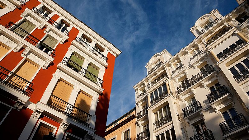 El mayor poder adquisitivo de los extranjeros, clave en la subida de la vivienda - Telediario 1 | Ver