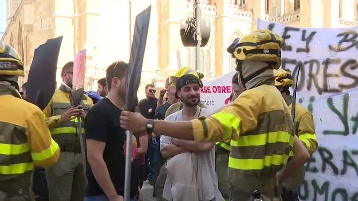 Fin de semana 24h - Marcha de bomberos forestales en León contra la gestión de los incendios