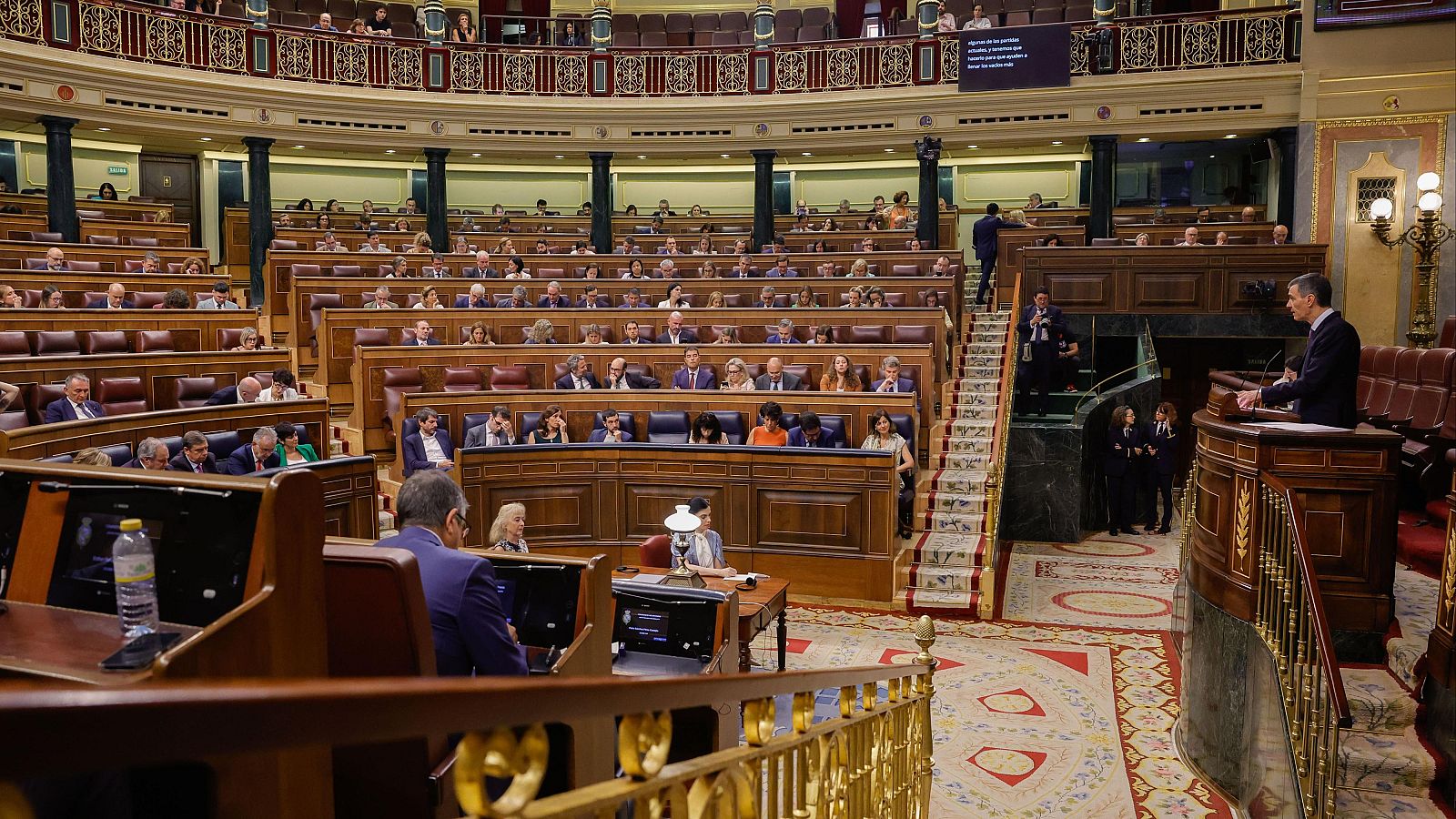 Arranca el curso parlamentario con tensión entre PSOE y PP - Telediario Fin de Semana | Ver