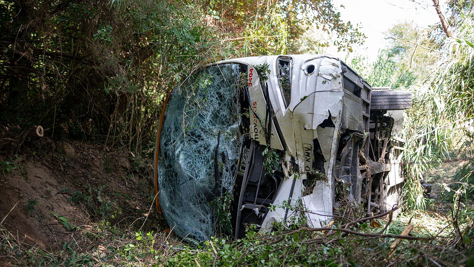 Tres heridos graves en un accidente de aautobús en Barcelona - Telediario Fin de Semana | Ver