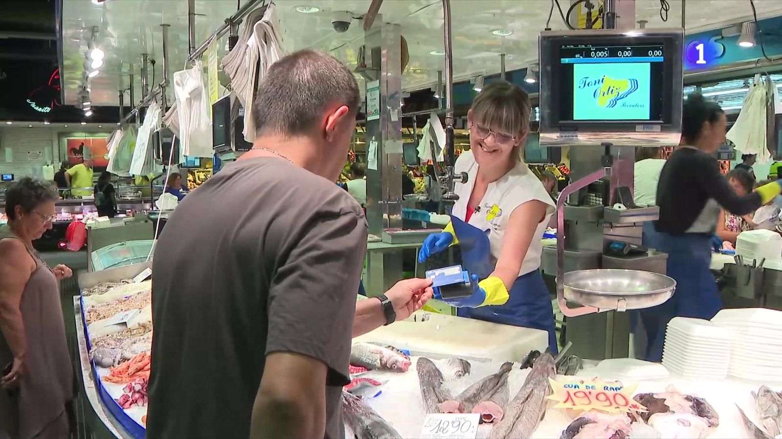 El consum torna a la ciutat i els comerciants s'adapten a l'operació rebost