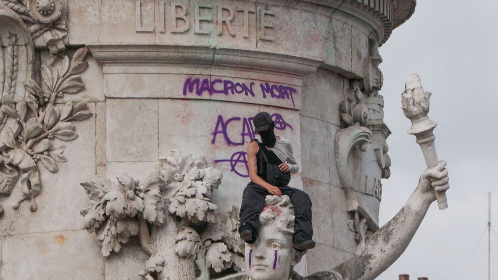 Víctor Luis Gutiérrez: "Lecornu no va a tener una situación distinta a la de Bayrou" - La tarde en 24h | Ver