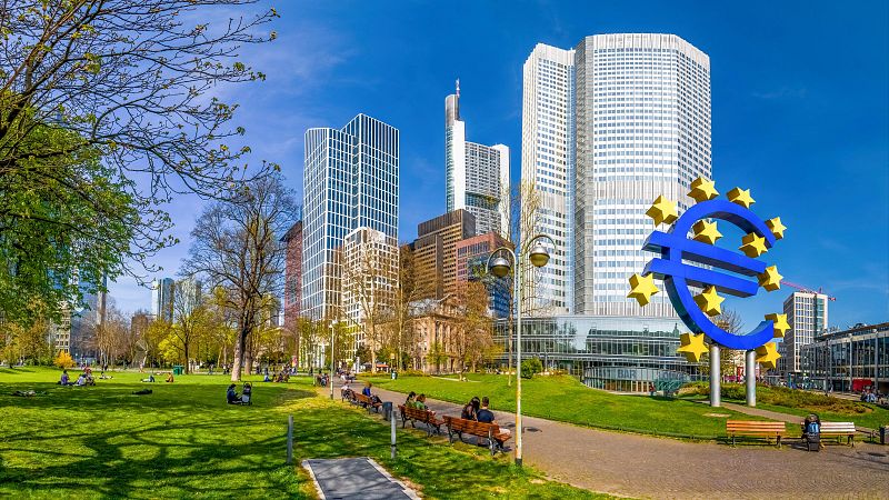 Los expertos valoran la decisión del BCE de mantener los tipos para "tratar de impulsar la economía"