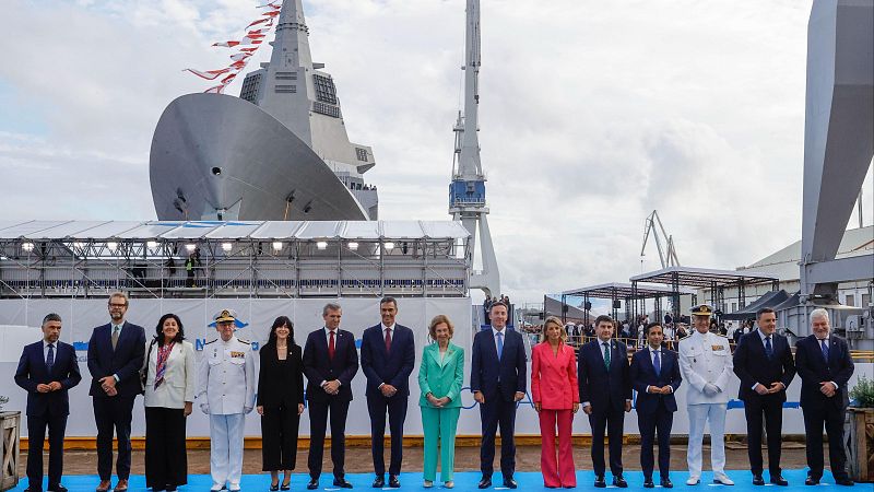 Sánchez celebra en Ferrol la botadura del F-111 Bonifaz - Informativo 24h | Ver
