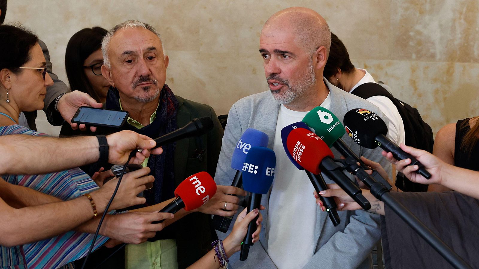 CC.OO. carga contra las "tres derechas" - La hora de La 1 | Ver