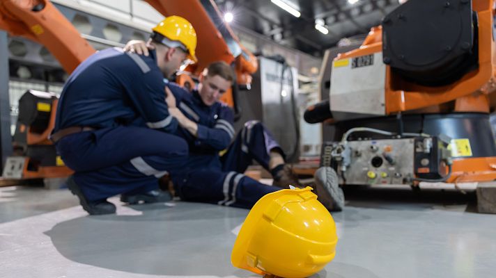 Telediario 1 - Más de 100 personas han perdido la vida en accidentes laborales