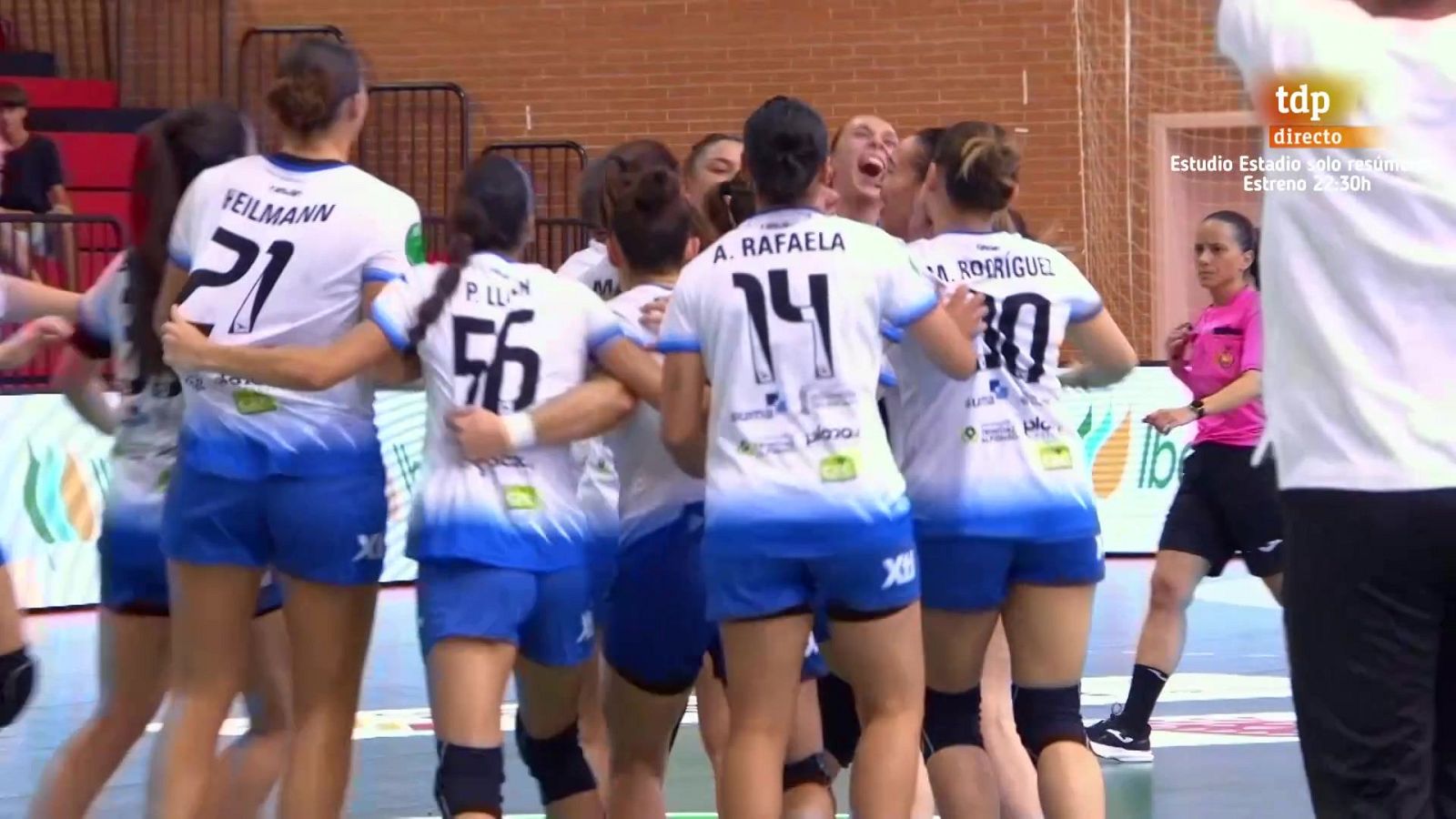 El Elda Prestigio gana al Balonmano Zonzamas con una vaselina sobre la bocina | Ver