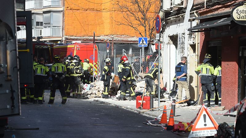 Al menos 25 heridos por una gran explosión en Puente de Vallecas | Ver
