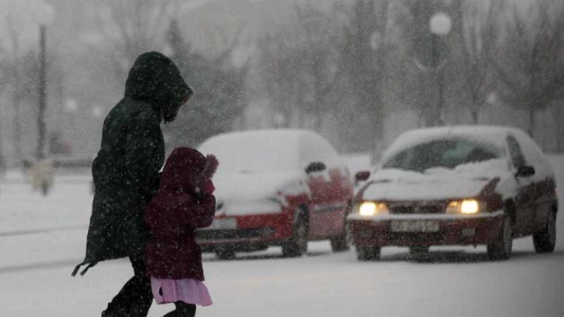 Persiste el viento fuerte y nevadas en cotas bajas en casi toda la península