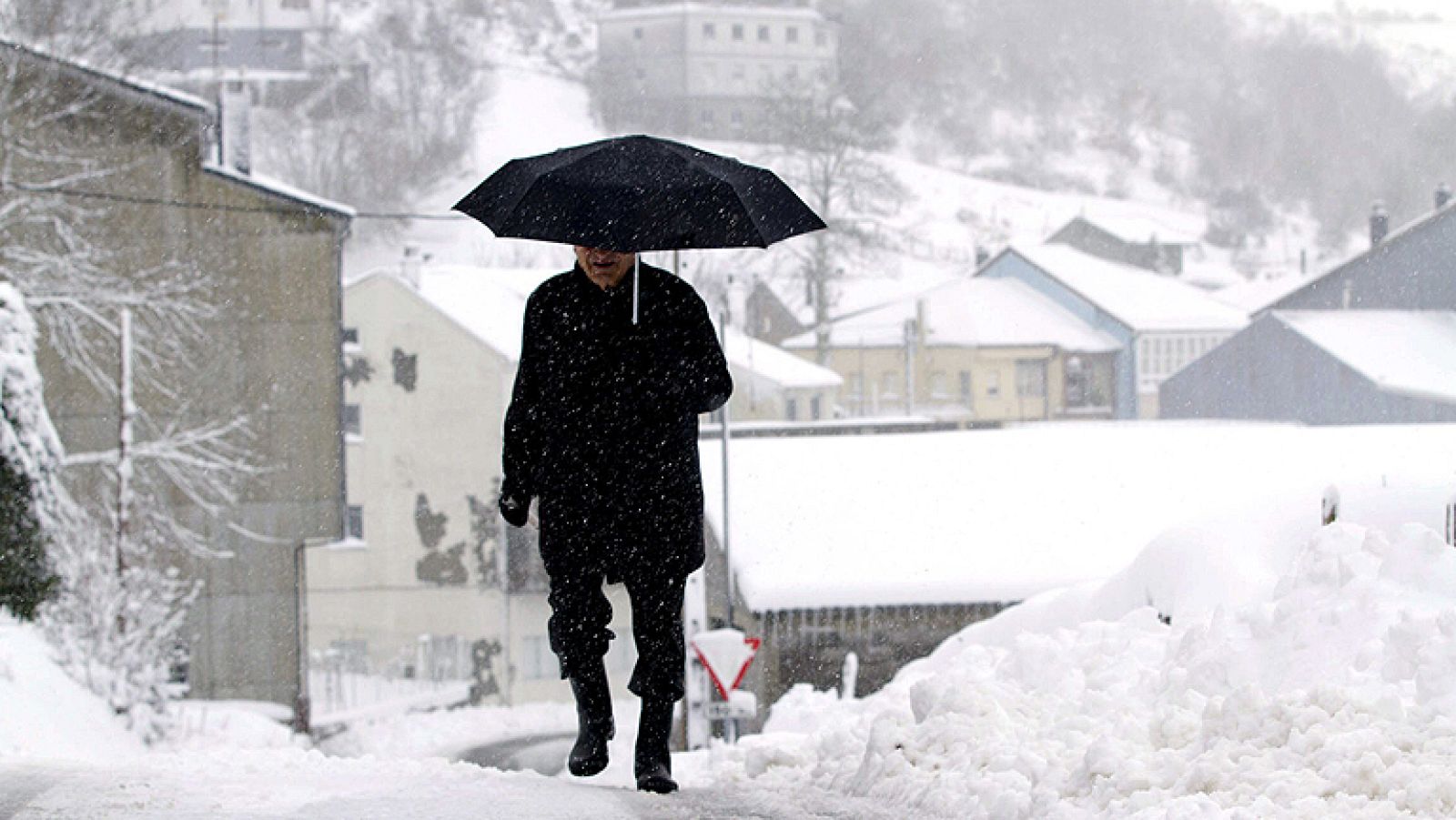 Las nevadas remiten y la lluvia arruina cosechas en los campos | Ver