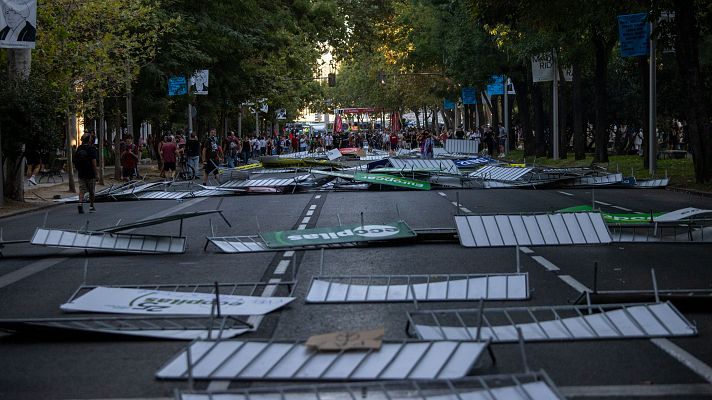 Telediario 2 - La Vuelta se convierte en otro ejemplo de cómo el deporte y la política se entrelazan en momentos determinantes