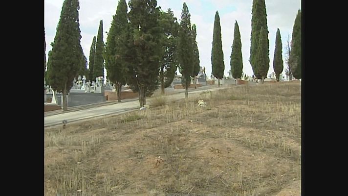 Noticias de Castilla-La Mancha - Familiares piden dignificar la fosa Patio 42 del cementerio de Toledo
