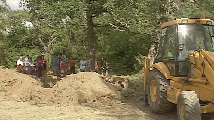 Noticias de Castilla y León - Exhumación de la fosa en el paraje La Penilla-Covanera (Tubilla del Agua, Burgos)