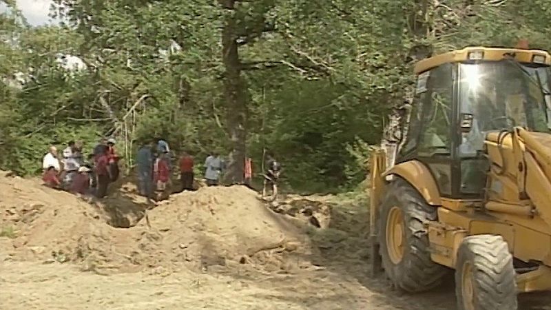Exhumación de la fosa en el paraje La Penilla-Covanera (Tubilla del Agua, Burgos) | Ver ahora