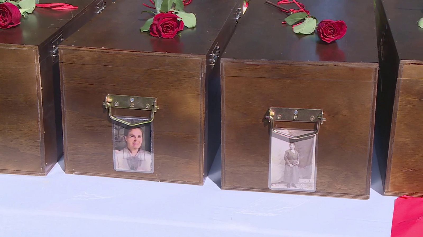 Homenaje en Uncastillo a los enterrados en la fosa de Farasdués (Ejea de los Caballeros, Zaragoza) | Ver ahora