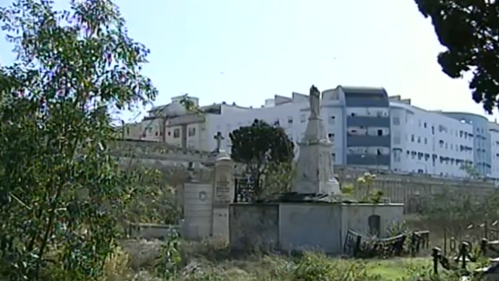 Exhumación en el patio 1 del cementerio de San José de Cádiz | Ver ahora