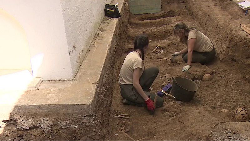 Exhumacin de dos fosas en el cementerio de Valverde de Llerena (Badajoz) | Ver ahora