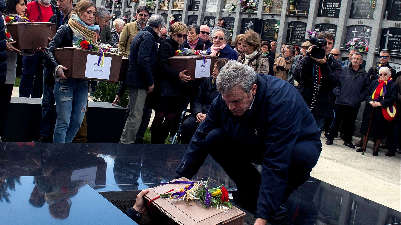 Reinhumación de los restos exhumados de la fosa de Urzante (Cascante, Navarra) | Ver ahora