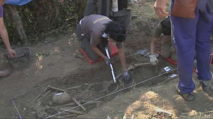 Telenavarra - Inicio de la exhumación de Puente de Arletas de Burutain, en Anué (Navarra)
