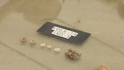 Exhumaci�n en el cementerio municipal de Trebujena (C�diz) | Ver ahora